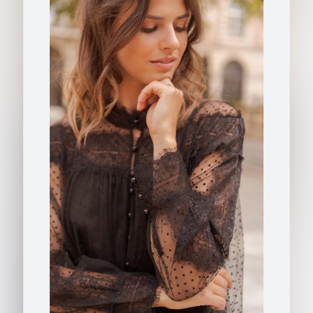 Elegant Black Lace Mini Dress - Picture 3 of 15